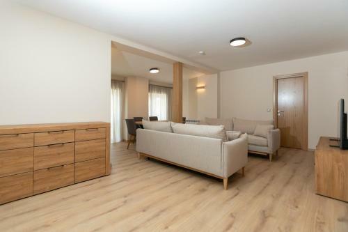 Hostal ???????? ?????? ???????? ?????? / Luxury Studios ?the Old Batak?