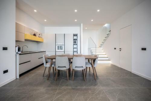Atomium Twin Villas