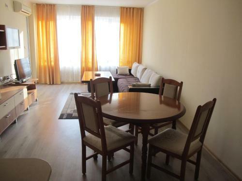 Sea Garden Lazur Apartment