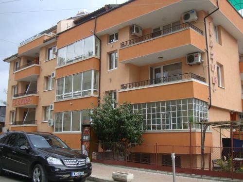 Hostal Guest House Lazur