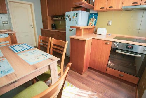 Space Of Arts - Two-bedroom Apartment With Balcony