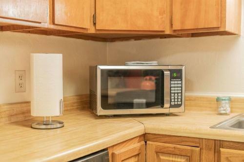 Hostal Centrally Located Coffee Bar And Comfort