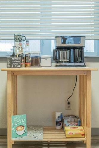 Hostal Centrally Located Coffee Bar And Comfort