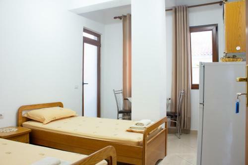 Hostal Rent Rooms Villa Ismolli