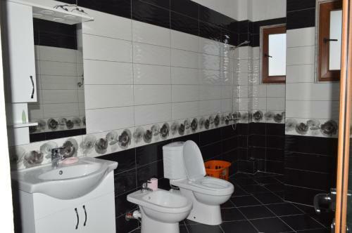 Hostal Rent Rooms Villa Ismolli