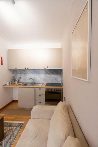 Light-2 Apartment In Tirana City Center
