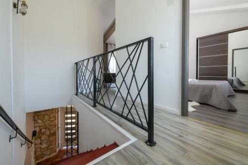 Holiday House Boky