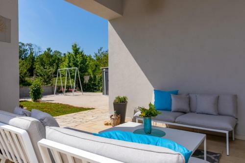 Villa Holiday House With Pool Near Rovinj