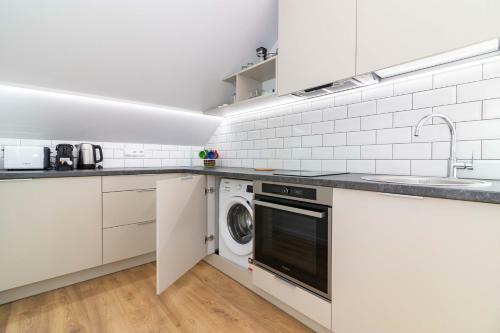 Top Street One Apartments, By Cohost