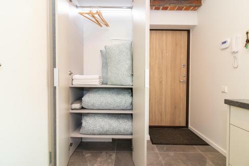 Top Street One Apartments, By Cohost