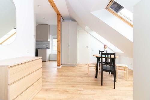 Top Street One Apartments, By Cohost