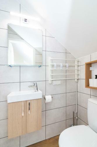 Top Street One Apartments, By Cohost