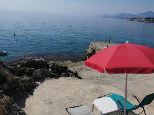 Beach Apartment With Beach Chairs N.1