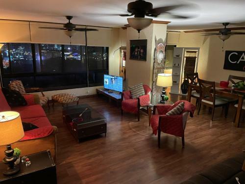 Apartamento Centrally Located Condo 2 Bedroom And Office Space
