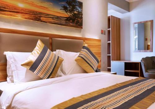Hotel Raha Suites