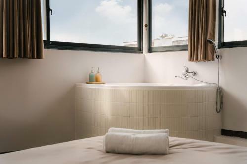 Nh� Ng� G?ch