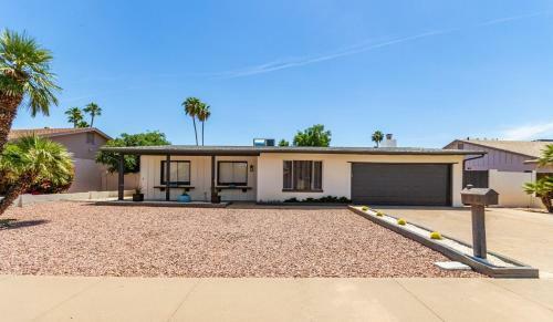 3 Bdrm Near Spring Training & Golf W/ Pool & Games