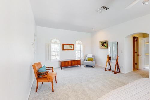 Skyline Foothills Retreat