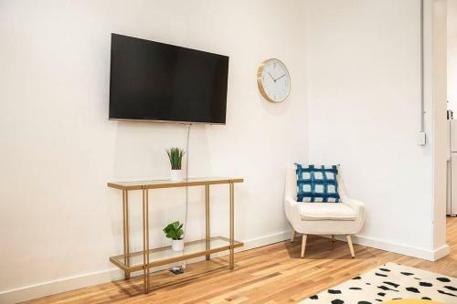 Apartamento ? Bright & Cozy 1br Located Steps From Downtown ?