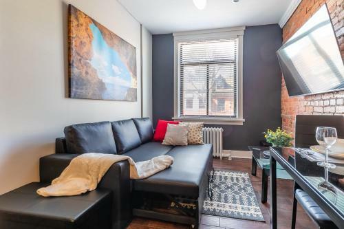 Upscale 2br With King Bed - Boutique Apartment - Prime Location