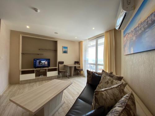 Sea View One Bedroom Apartment In Paradiso Complex 102