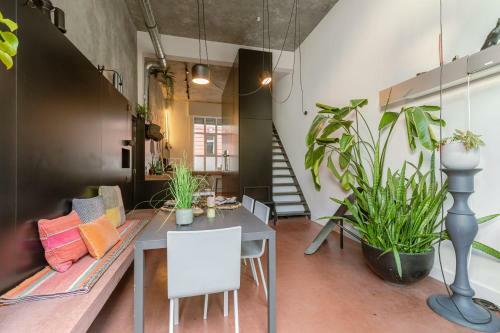 Sunny And Spacious Duplex Apartment On Top Location In Gent