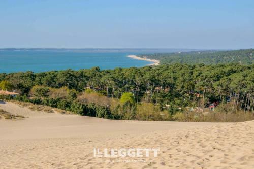 Apartment T2 Refurbished With Parking And Balcony In Arcachon