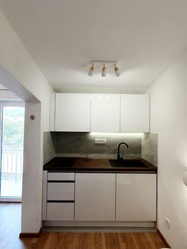 White House Apartments