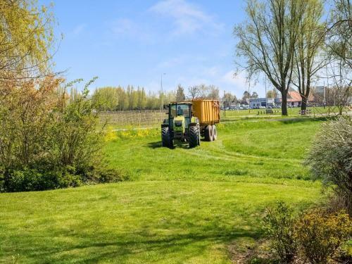 Cosy Tent Lodge In Genderen With Garden