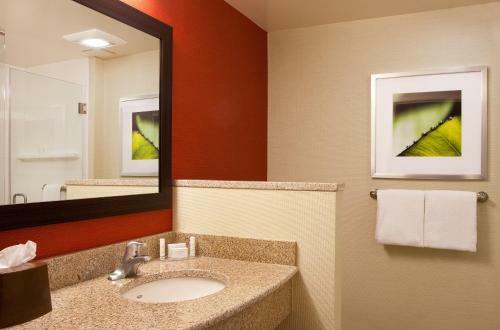 Hotel Courtyard By Marriott Syracuse Downtown At Armory Square