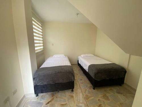 Casa Con Parking Y Terraza En Sector Exclusivo