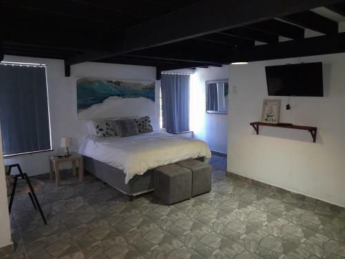 Hostal Golden Globe Beach House
