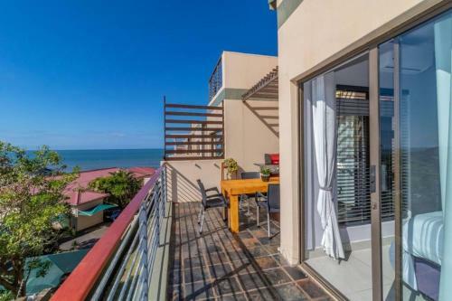 Cozy All-in-one Ocean View Apartment