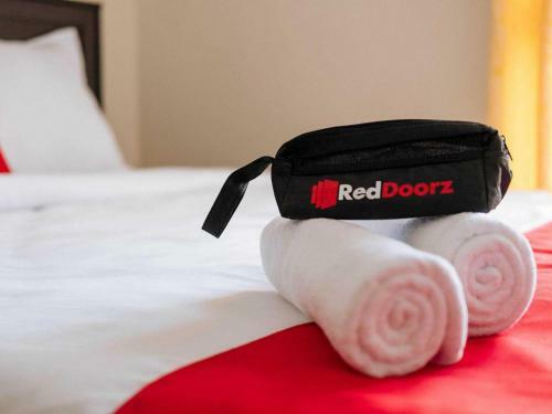 Hotel Reddoorz Plus @ Taman Madiun
