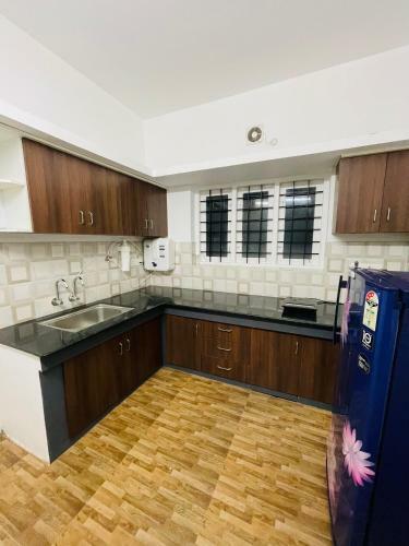 Happy Living Service Apartment