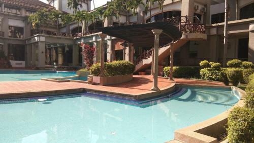 Hotel Oyo Home 90533 Nomadic Town Condo