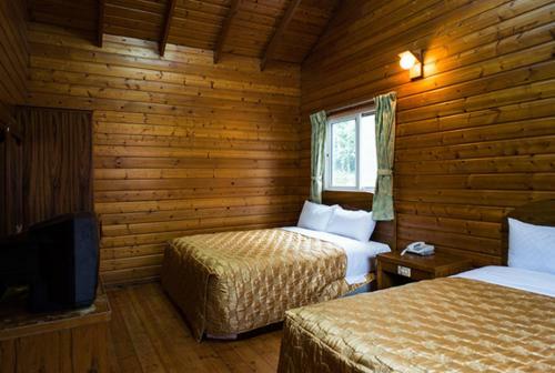 Teng-long Hot Spring Village