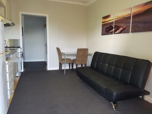 Stirling 1 Bedroom - Affordable Central Apartment
