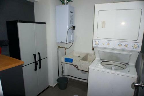 New Apartment W/pool, And Very Close To The Beach