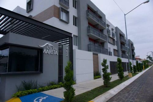 New Apartment W/pool, And Very Close To The Beach