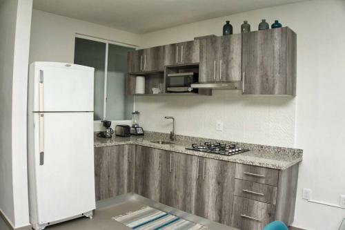 New Apartment W/pool, And Very Close To The Beach