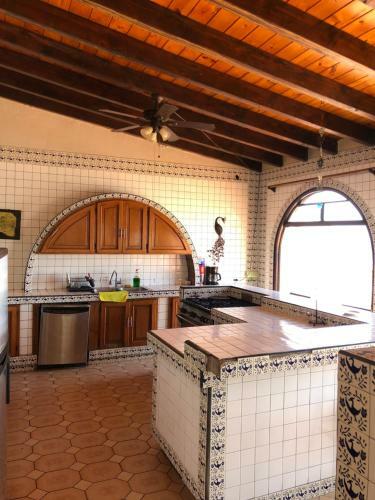 Ocean Front Antique House, Private Beach!