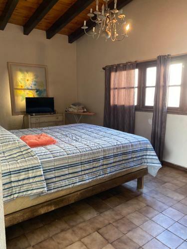 Ocean Front Antique House, Private Beach!