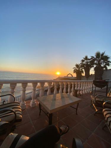 Ocean Front Antique House, Private Beach!