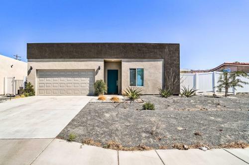 Desert Hot Springs Home Large Yard, Mtn View