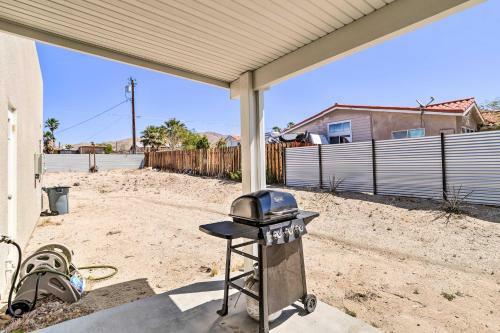Desert Hot Springs Home Large Yard, Mtn View