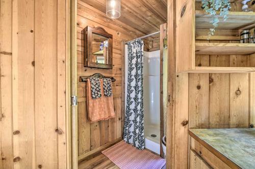 Apartamento Enchanting Studio With Garden About 1 Mi To Beach!