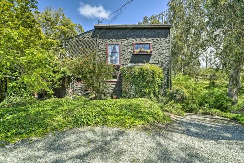 Apartamento Enchanting Studio With Garden About 1 Mi To Beach!