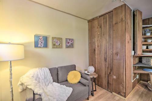 Apartamento Inviting Dtwn Apt Fire Table, Mins To Beach!