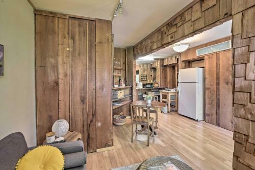 Apartamento Inviting Dtwn Apt Fire Table, Mins To Beach!